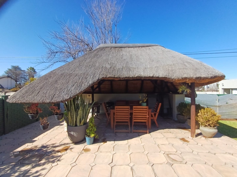 4 Bedroom Property for Sale in Flamwood North West